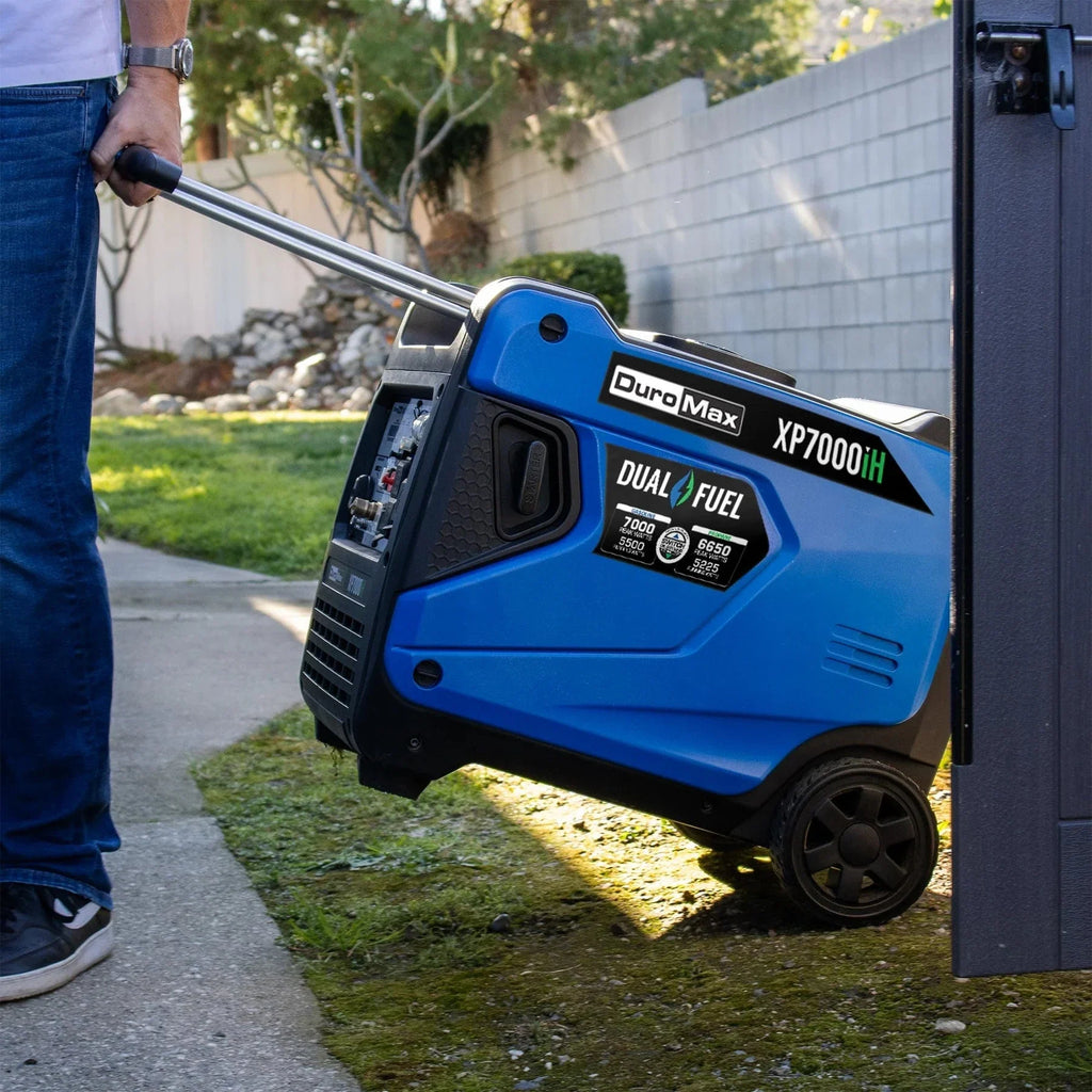 Duromax  XP7000iH  - 7,000 Watt Dual Fuel Inverter Generator w/ CO Alert