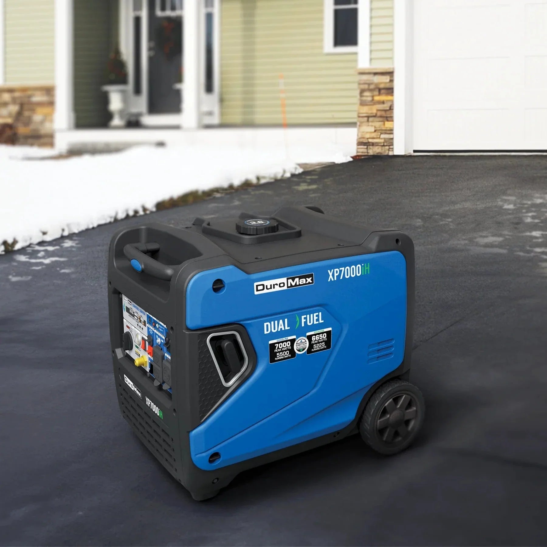Duromax  XP7000iH  - 7,000 Watt Dual Fuel Inverter Generator w/ CO Alert